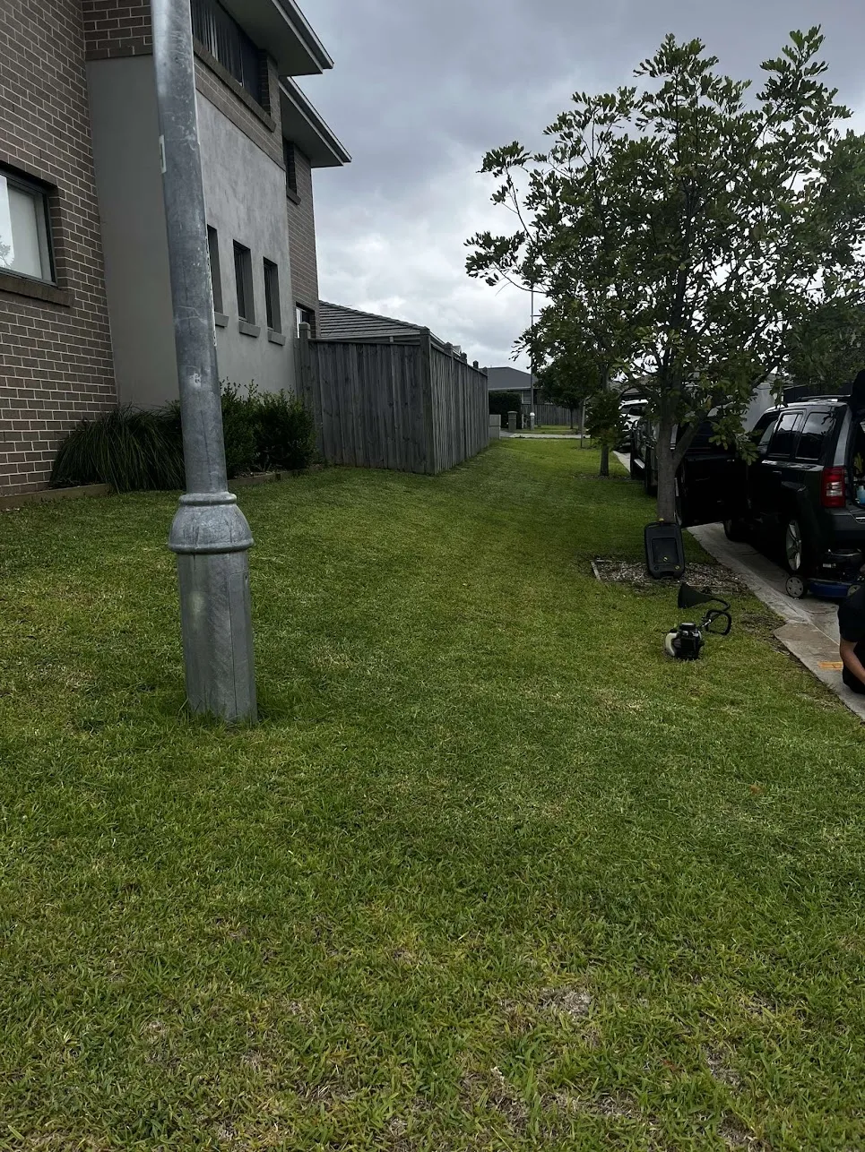 Concrete driveway slab concreting